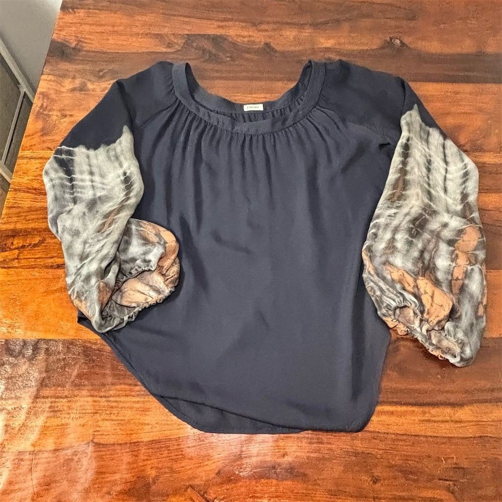 L'AGENCE Women's Silk Blouse Size‎ 8 Snake Print Sleeves Boat Neck